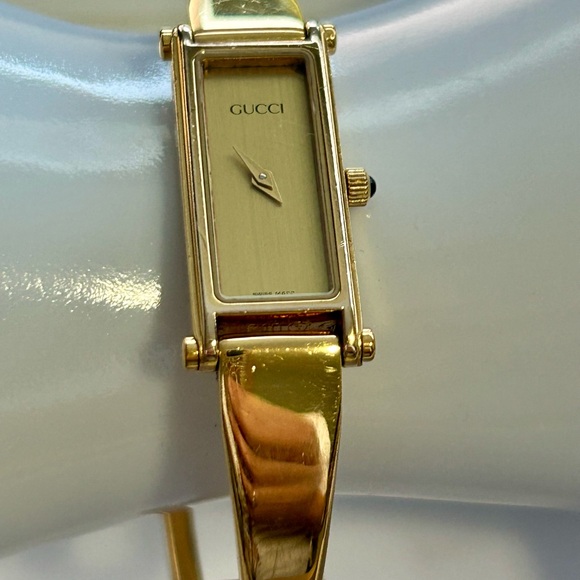 Gucci Gold Rectangular Women's Watch - Picture 4 of 14